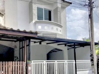 出售 3 卧室 联排别墅 在 Sai Noi, Nonthaburi