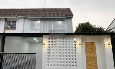 For sale 3 bedrooms townhouse in Khlong Luang, Pathum Thani