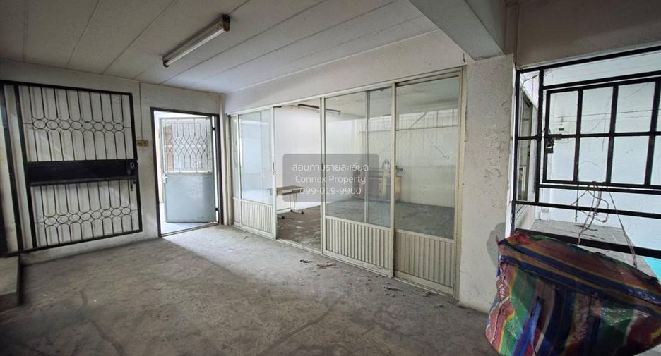 For sale 3 ベッドルーム retail Space in Nong Khaem, Bangkok