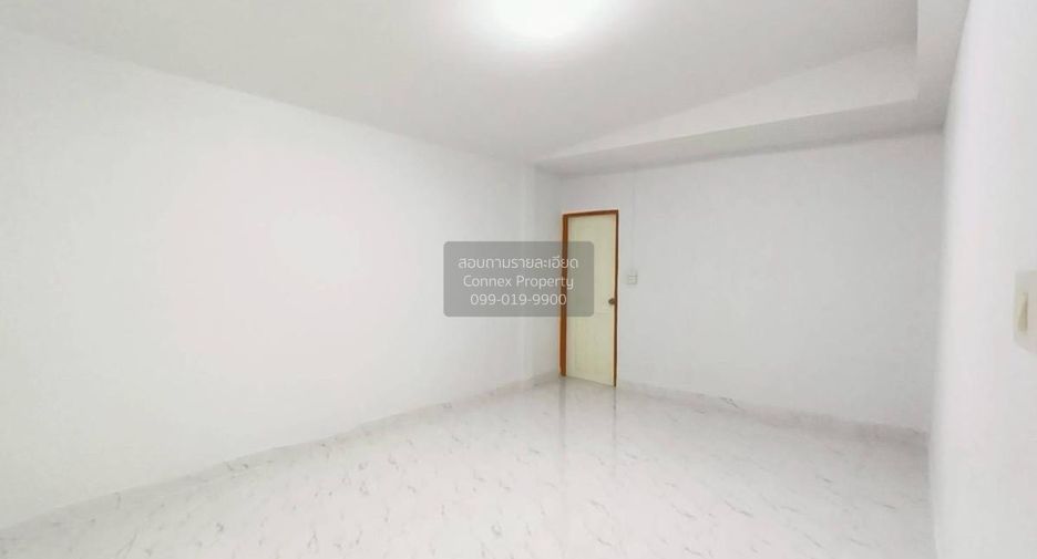 For sale 4 bedrooms townhouse in Bang Khen, Bangkok