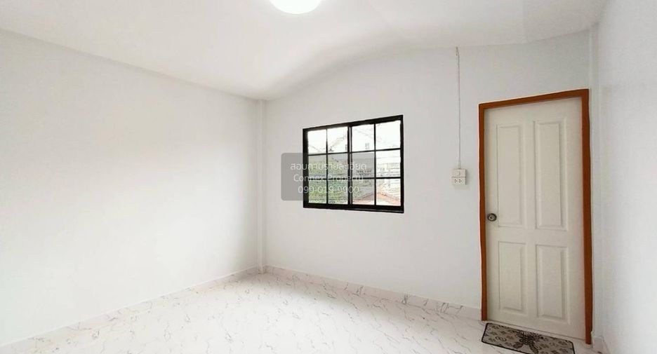 For sale 4 bedrooms townhouse in Bang Khen, Bangkok