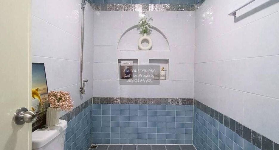 For sale 4 bedrooms townhouse in Bang Khen, Bangkok