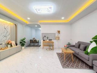 Casa adosada en venta de 4 habitaciones en Bang Khen, Bangkok