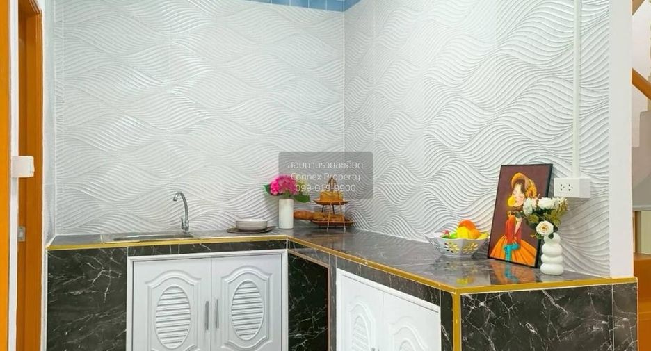 For sale 4 bedrooms townhouse in Bang Khen, Bangkok