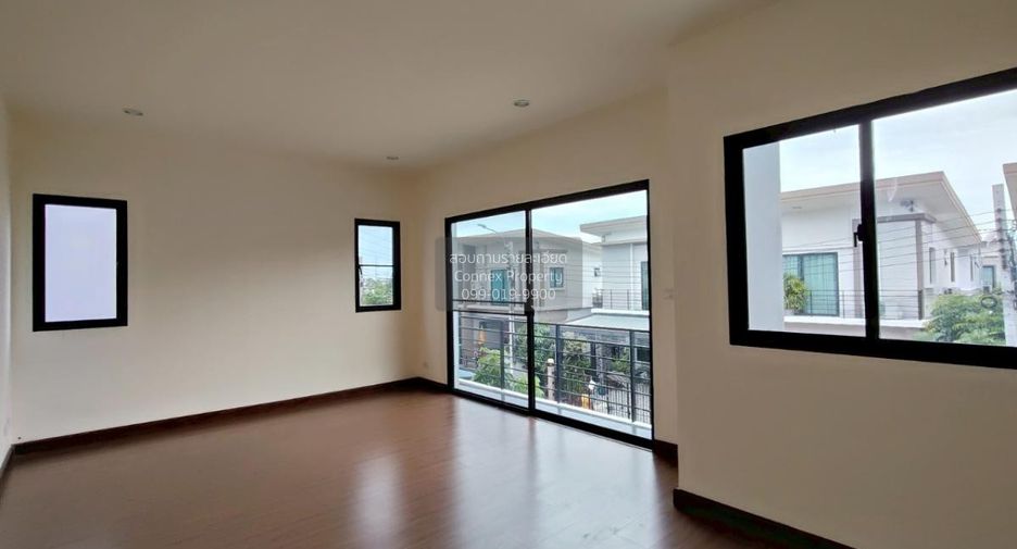 For sale 3 bedrooms townhouse in Thung Khru, Bangkok