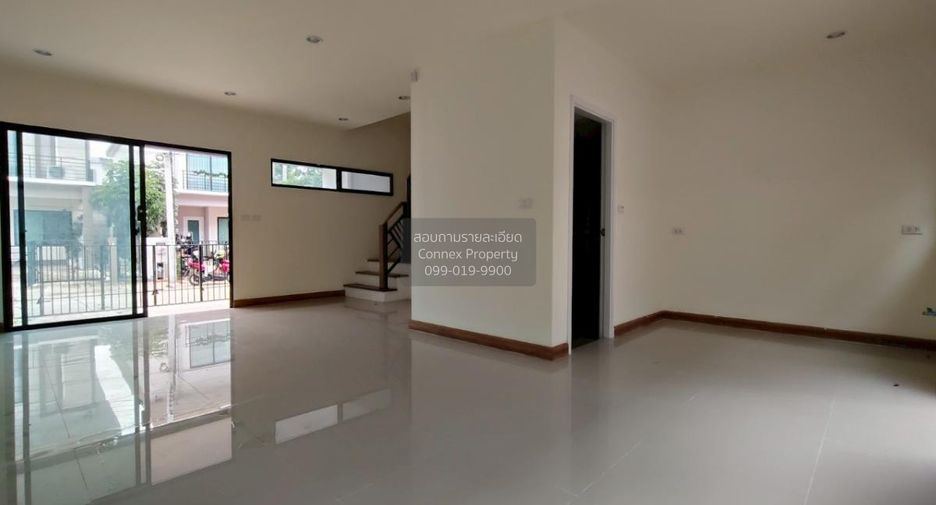 For sale 3 bedrooms townhouse in Thung Khru, Bangkok