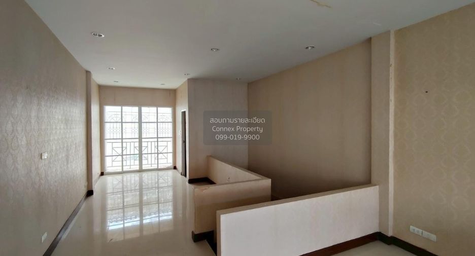 Casa adosada en venta de 3 habitaciones en Bang Bon, Bangkok