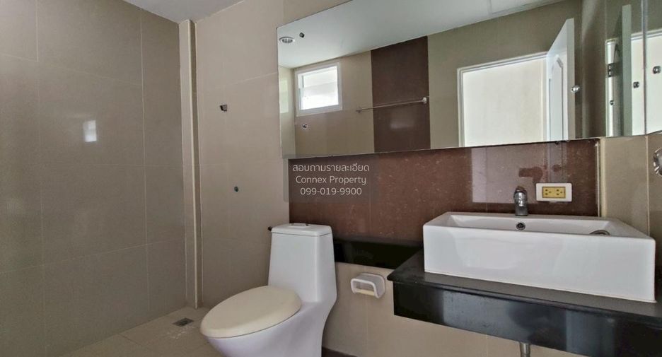 Casa adosada en venta de 3 habitaciones en Bang Bon, Bangkok