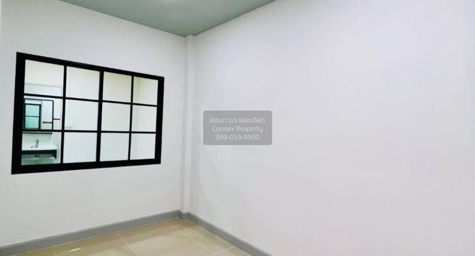 Casa adosada en venta de 3 habitaciones en Lat Krabang, Bangkok