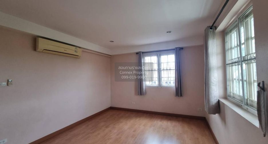 À vendre 4 chambres maison à Phra Khanong, Bangkok