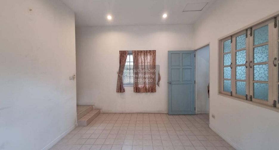 À vendre 4 chambres maison à Phra Khanong, Bangkok