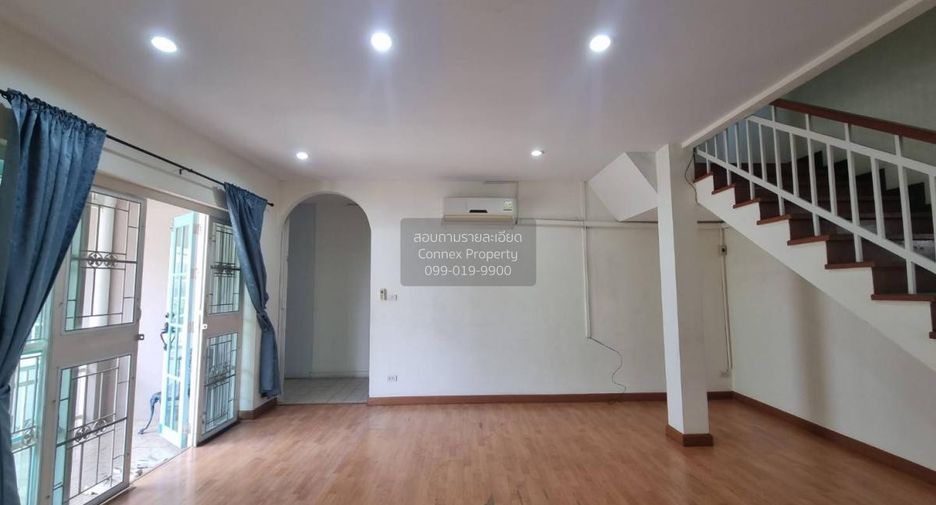 À vendre 4 chambres maison à Phra Khanong, Bangkok