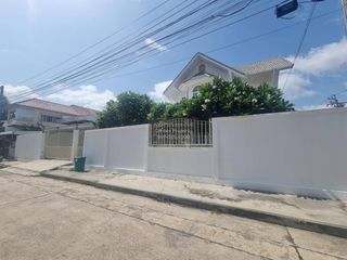 À vendre 4 chambres maison à Phra Khanong, Bangkok