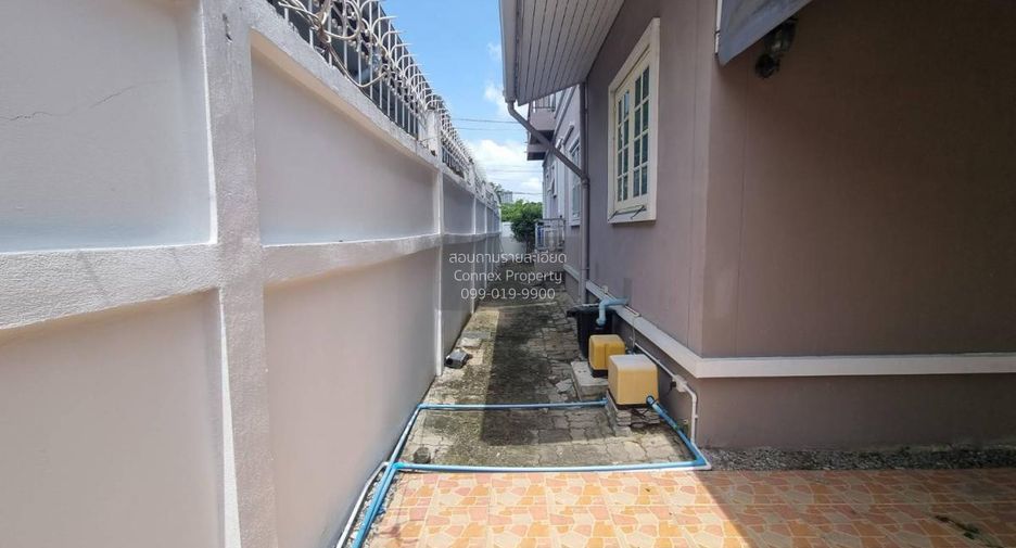 À vendre 4 chambres maison à Phra Khanong, Bangkok