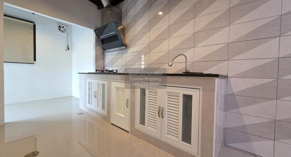 For sale 4 bedrooms townhouse in Bang Kruai, Nonthaburi