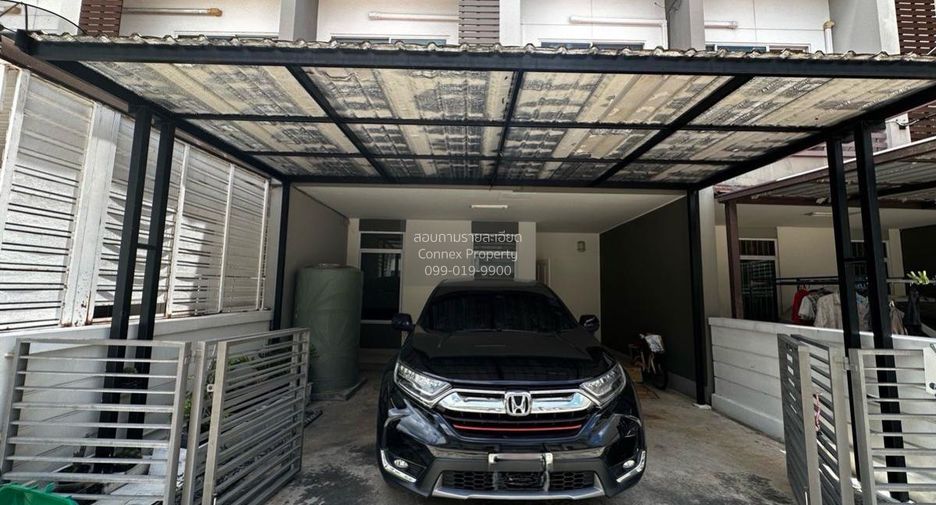 Casa adosada en venta de 3 habitaciones en Bang Khen, Bangkok