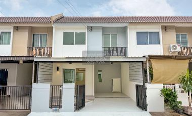 Reihenhaus zum Kauf mit 3 Zimmer in Bang Yai, Nonthaburi