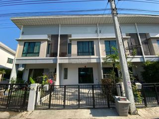 Casa adosada en venta de 3 habitaciones en Bang Bua Thong, Nonthaburi