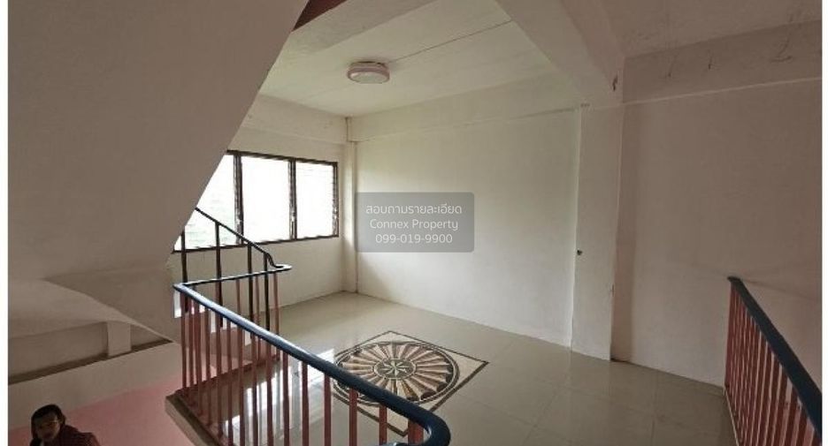 For sale 2 bedrooms retail Space in Nakhon Chai Si, Nakhon Pathom