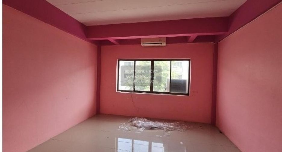 For sale 2 bedrooms retail Space in Nakhon Chai Si, Nakhon Pathom