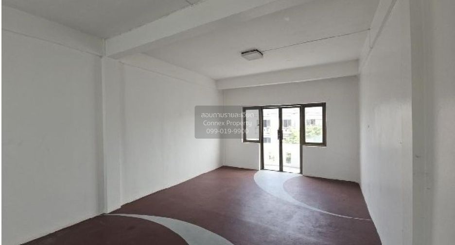 For sale 2 bedrooms retail Space in Nakhon Chai Si, Nakhon Pathom