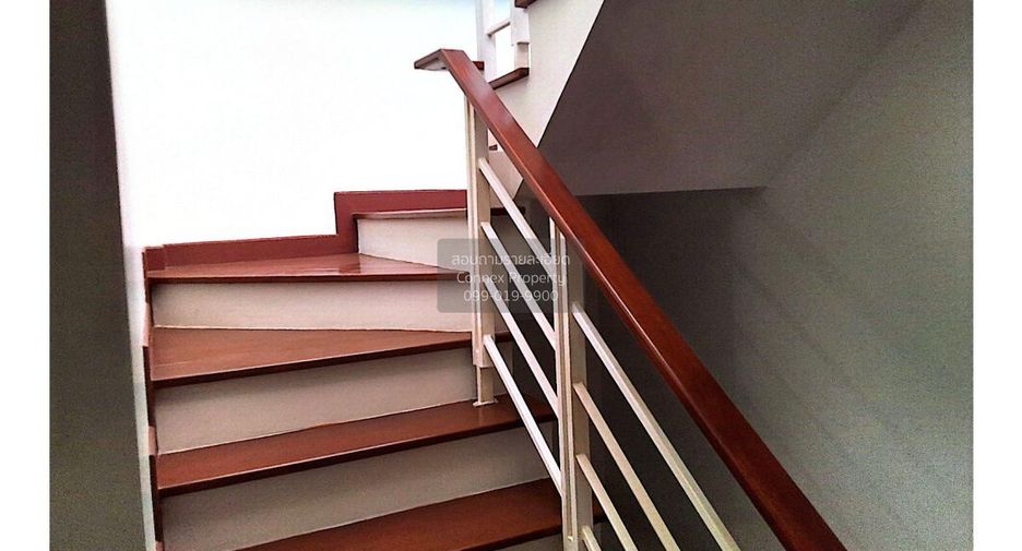 For sale 3 ベッドルーム townhouse in Cha Am, Phetchaburi