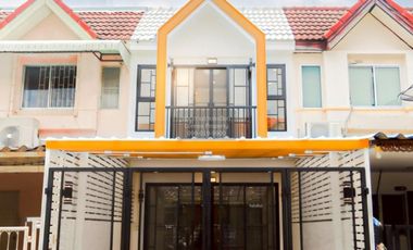 À vendre 2 chambres maison de ville à Bueng Kum, Bangkok