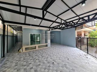 For sale 3 bedrooms townhouse in Khlong Luang, Pathum Thani