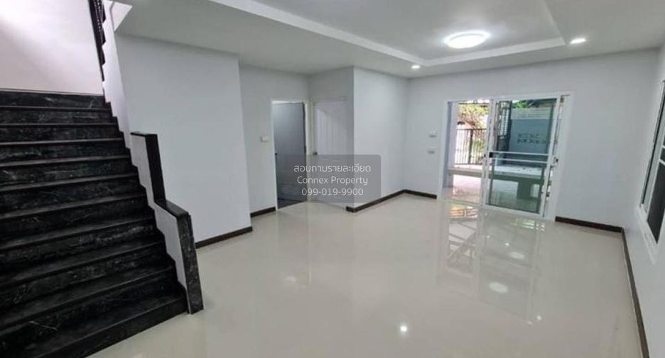 For sale 3 bedrooms townhouse in Khlong Luang, Pathum Thani