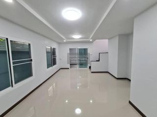 For sale 3 bedrooms townhouse in Khlong Luang, Pathum Thani