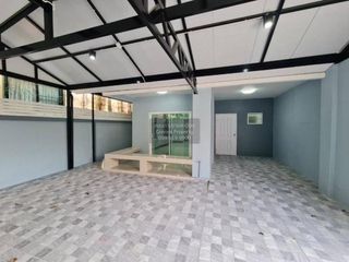 For sale 3 bedrooms townhouse in Khlong Luang, Pathum Thani