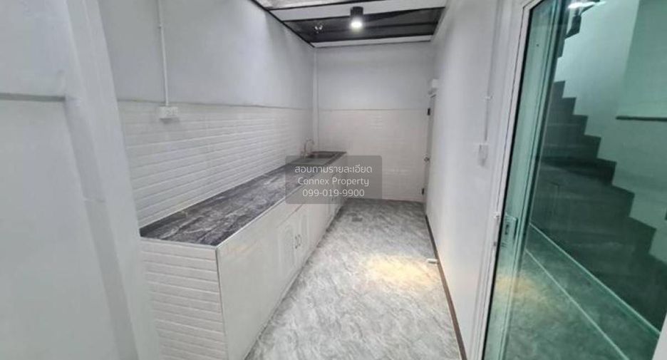 For sale 3 bedrooms townhouse in Khlong Luang, Pathum Thani