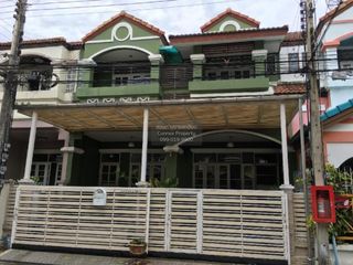 Casa adosada en venta de 4 habitaciones en Mueang Pathum Thani, Pathum Thani