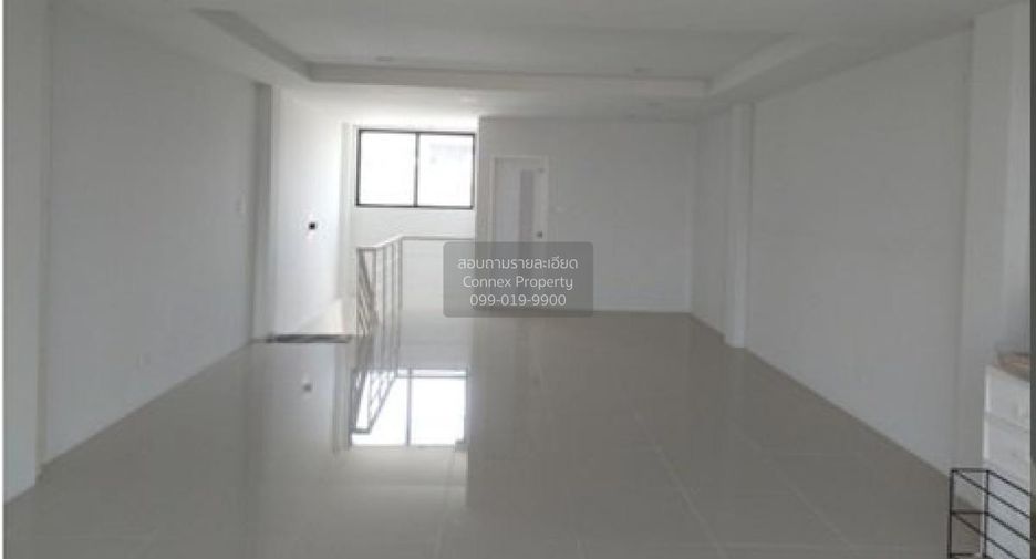 Local comercial en venta de 3 habitaciones en Thung Khru, Bangkok