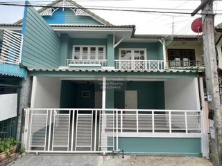 For sale 3 bedrooms townhouse in Khlong Luang, Pathum Thani