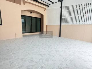 À vendre 3 chambres maison de ville à Bang Bua Thong, Nonthaburi