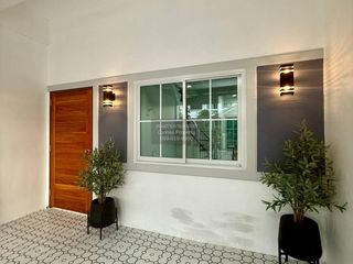 Casa adosada en venta de 3 habitaciones en Pak Kret, Nonthaburi