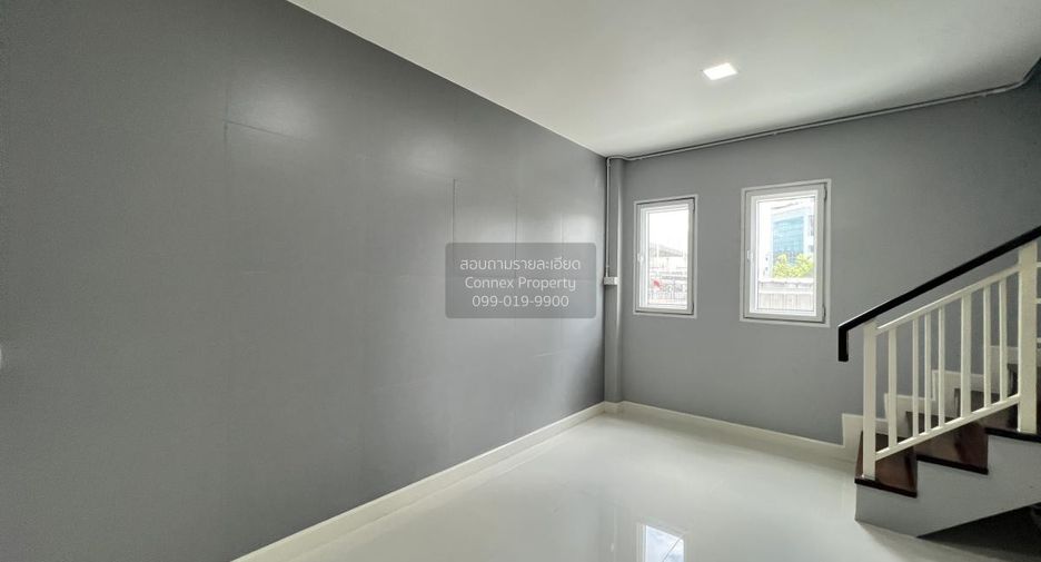 Local comercial en venta de 2 habitaciones en Bang Phlat, Bangkok