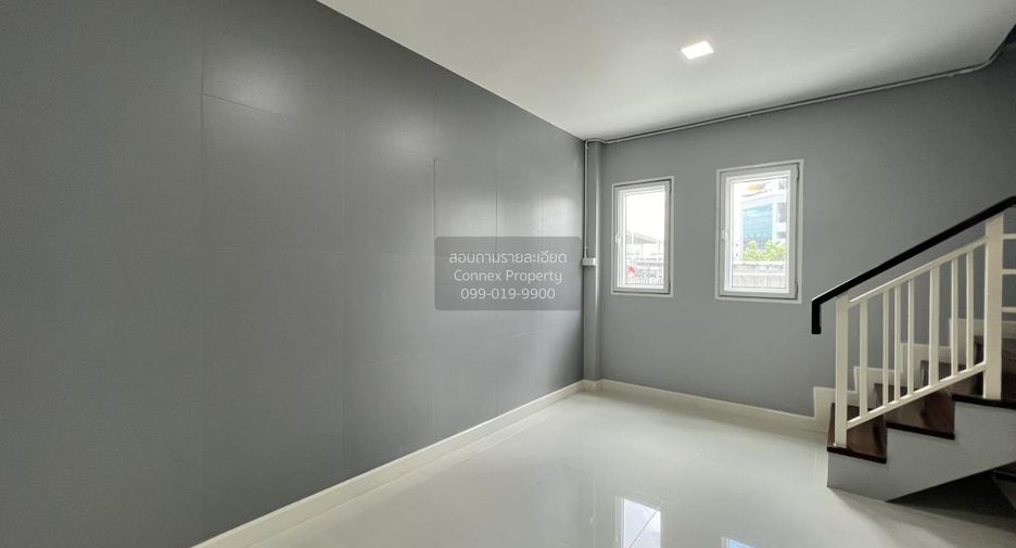 Local comercial en venta de 2 habitaciones en Bang Phlat, Bangkok