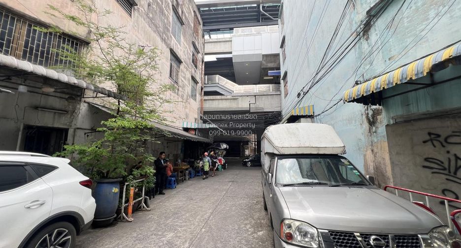 Local comercial en venta de 2 habitaciones en Bang Phlat, Bangkok