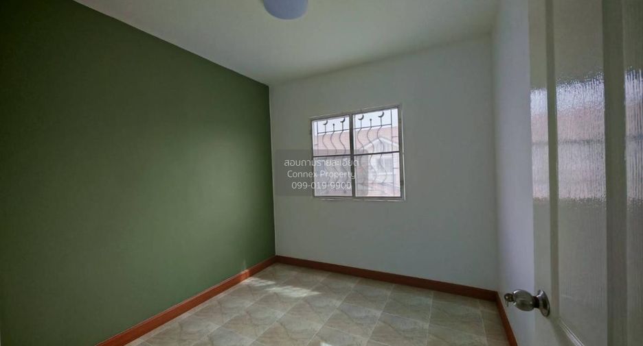 Casa adosada en venta de 3 habitaciones en Bang Phli, Samut Prakan