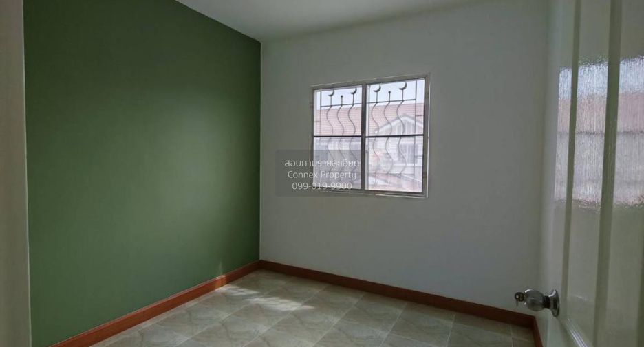 Casa adosada en venta de 3 habitaciones en Bang Phli, Samut Prakan