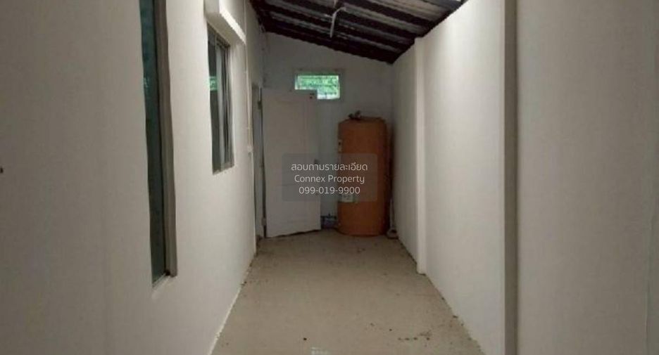 Casa adosada en venta de 4 habitaciones en Lat Krabang, Bangkok