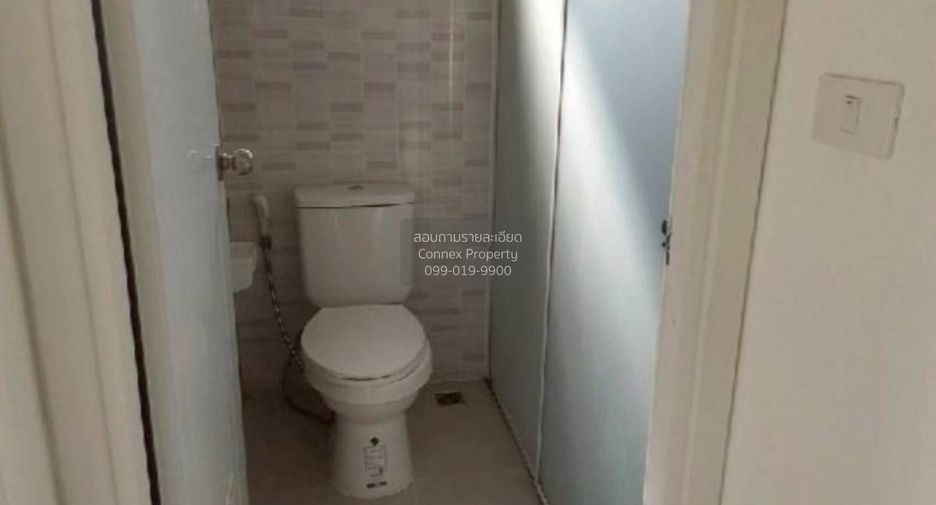 Casa adosada en venta de 4 habitaciones en Lat Krabang, Bangkok