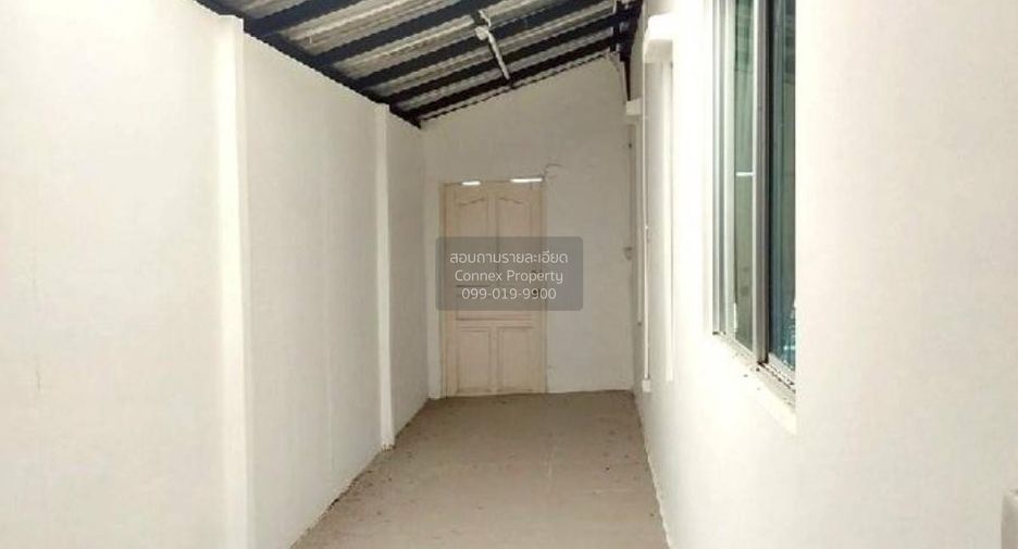Casa adosada en venta de 4 habitaciones en Lat Krabang, Bangkok