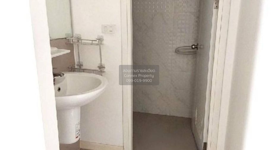 Casa adosada en venta de 4 habitaciones en Lat Krabang, Bangkok