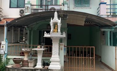 Casa adosada en venta de 3 habitaciones en Bang Bon, Bangkok