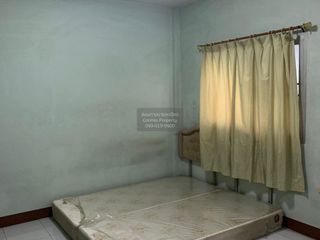Casa adosada en venta de 3 habitaciones en Bang Bon, Bangkok