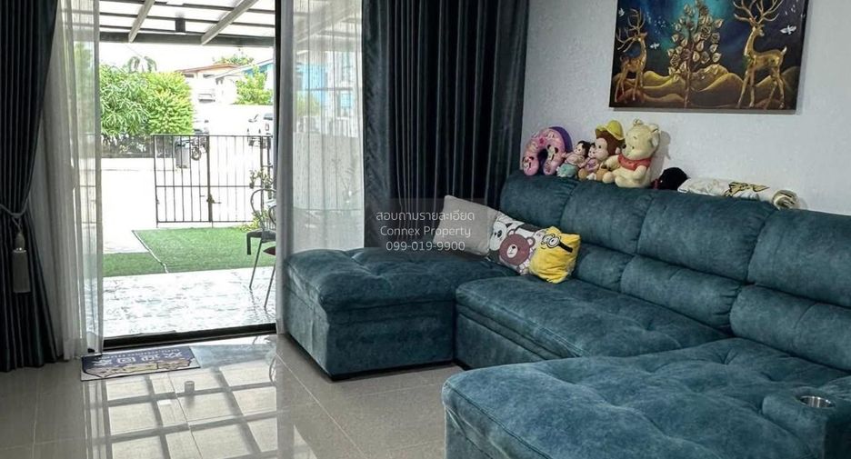 Casa adosada en venta de 3 habitaciones en Khlong Sam Wa, Bangkok