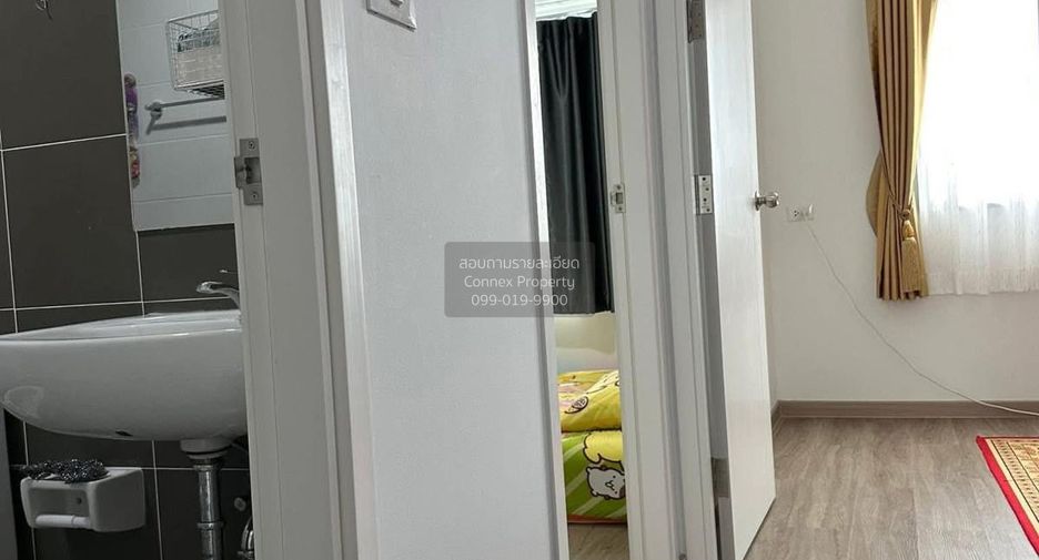 Casa adosada en venta de 3 habitaciones en Khlong Sam Wa, Bangkok